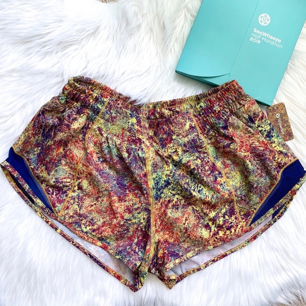 NWT Lululemon Seawheeze 2019 Hotty Hot Shorts 4” - Size 10 NWT